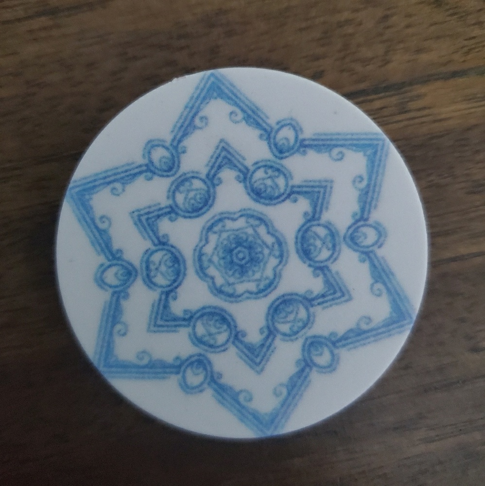 Pale Blue and White Flower Mandala Phone Socket
